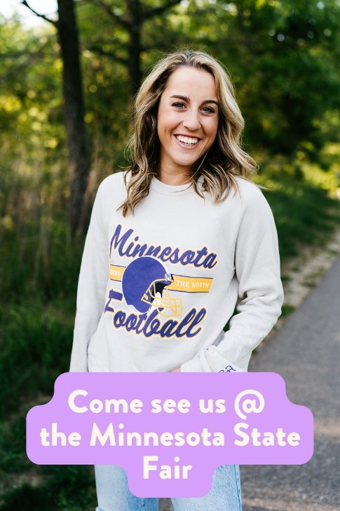 Minnesota Script Tee – Fan Girl Clothing