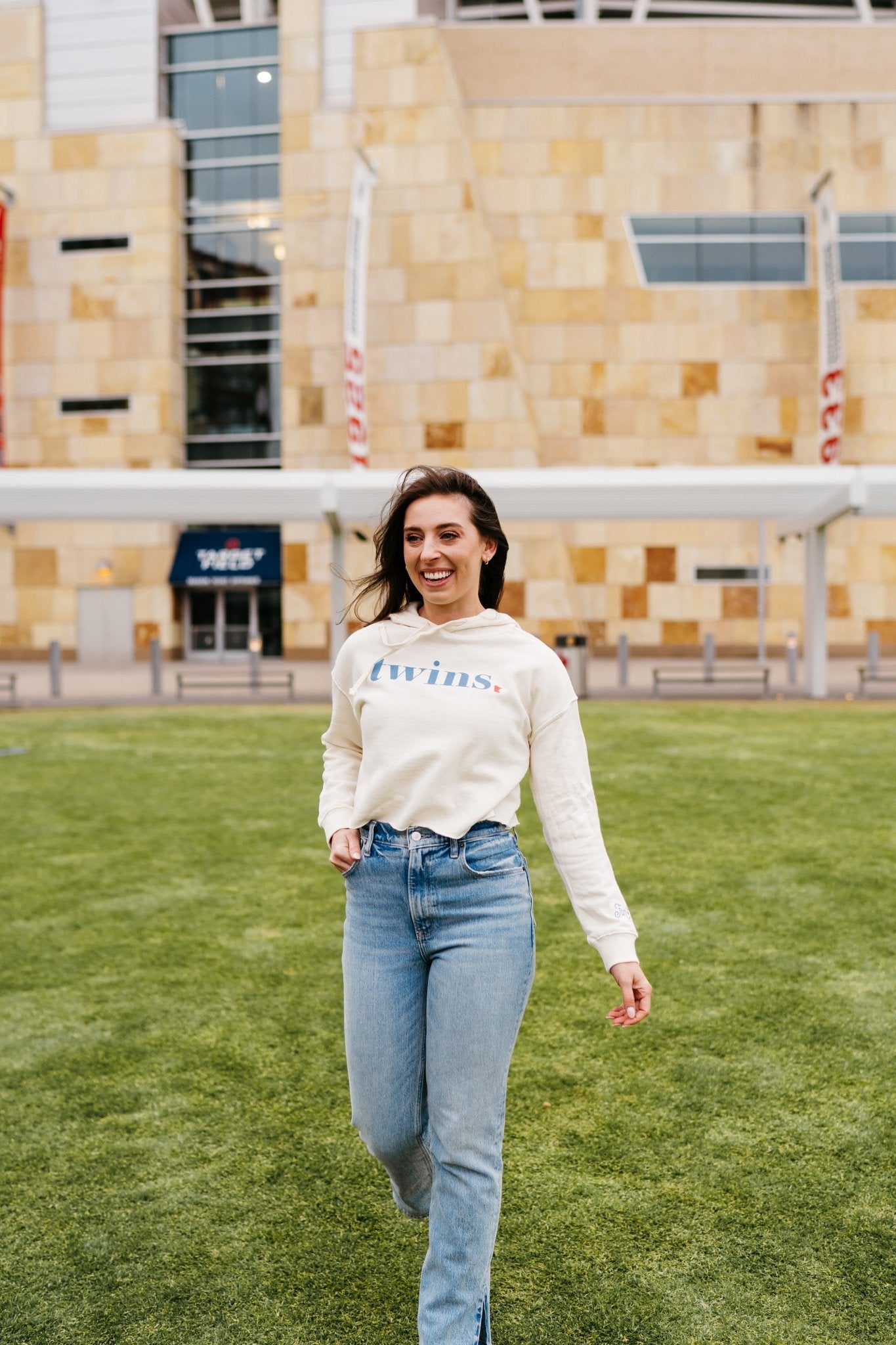 Cropped hoodie and discount jeans